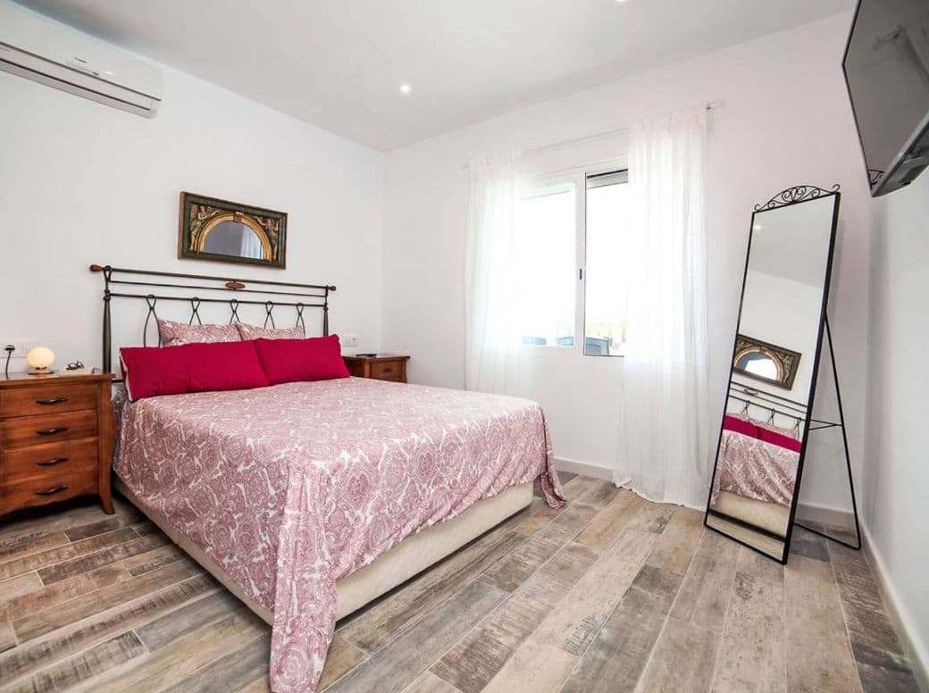 5 sypialnia Willa na sprzedaż w Calpe / Calp z basenem garażem - 750 000 € (Ref: 9997753)