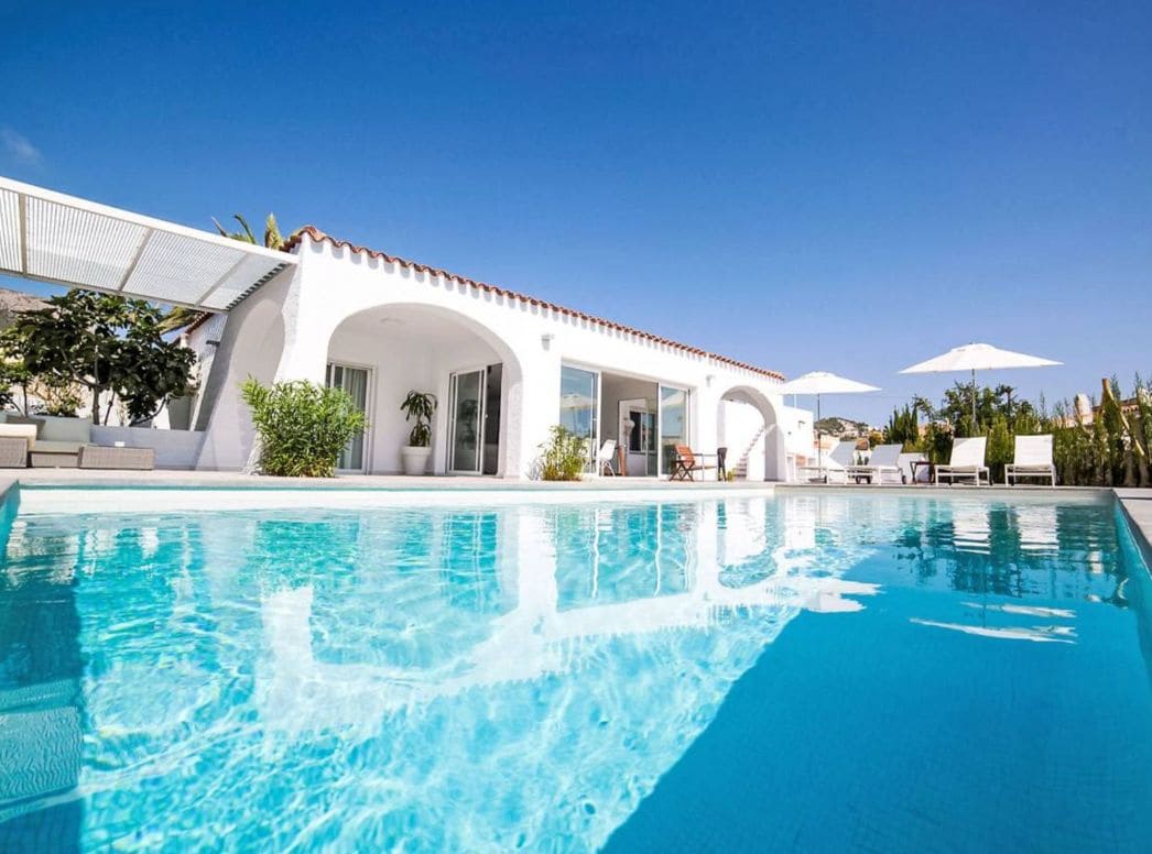 5 sypialnia Willa na sprzedaż w Calpe / Calp z basenem garażem - 750 000 € (Ref: 9997753)