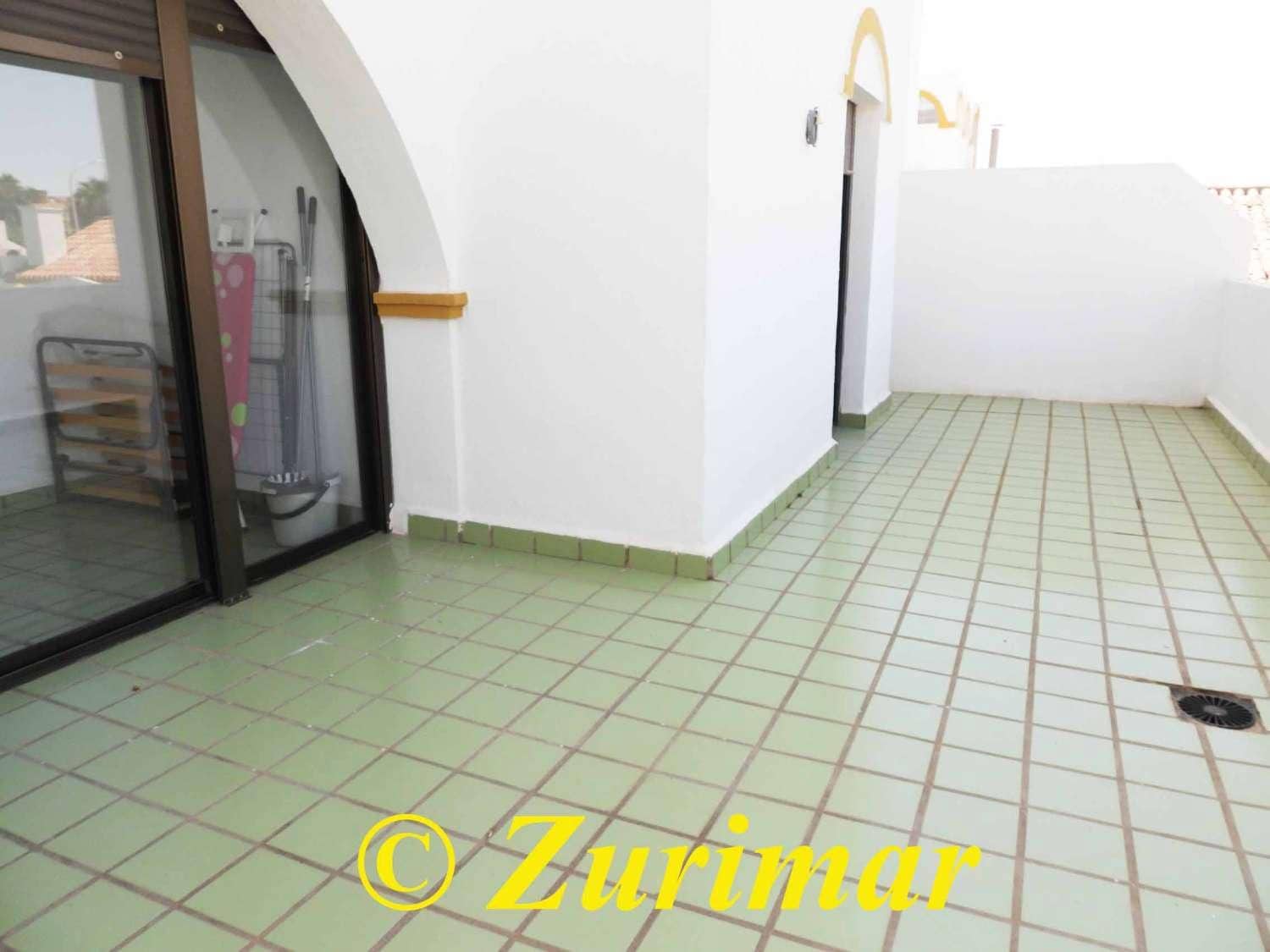 Apartment for sale in Roquetas de Mar with pool - € 149,000 (Ref: 10027590)