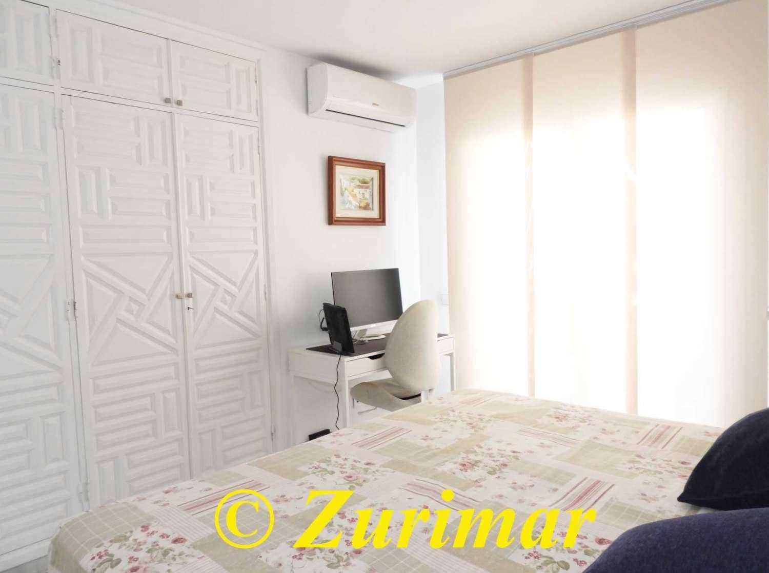Apartment for sale in Roquetas de Mar with pool - € 195,000 (Ref: 10027637)