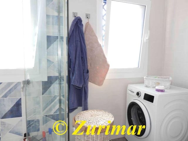 Apartment for sale in Roquetas de Mar with pool - € 195,000 (Ref: 10027637)
