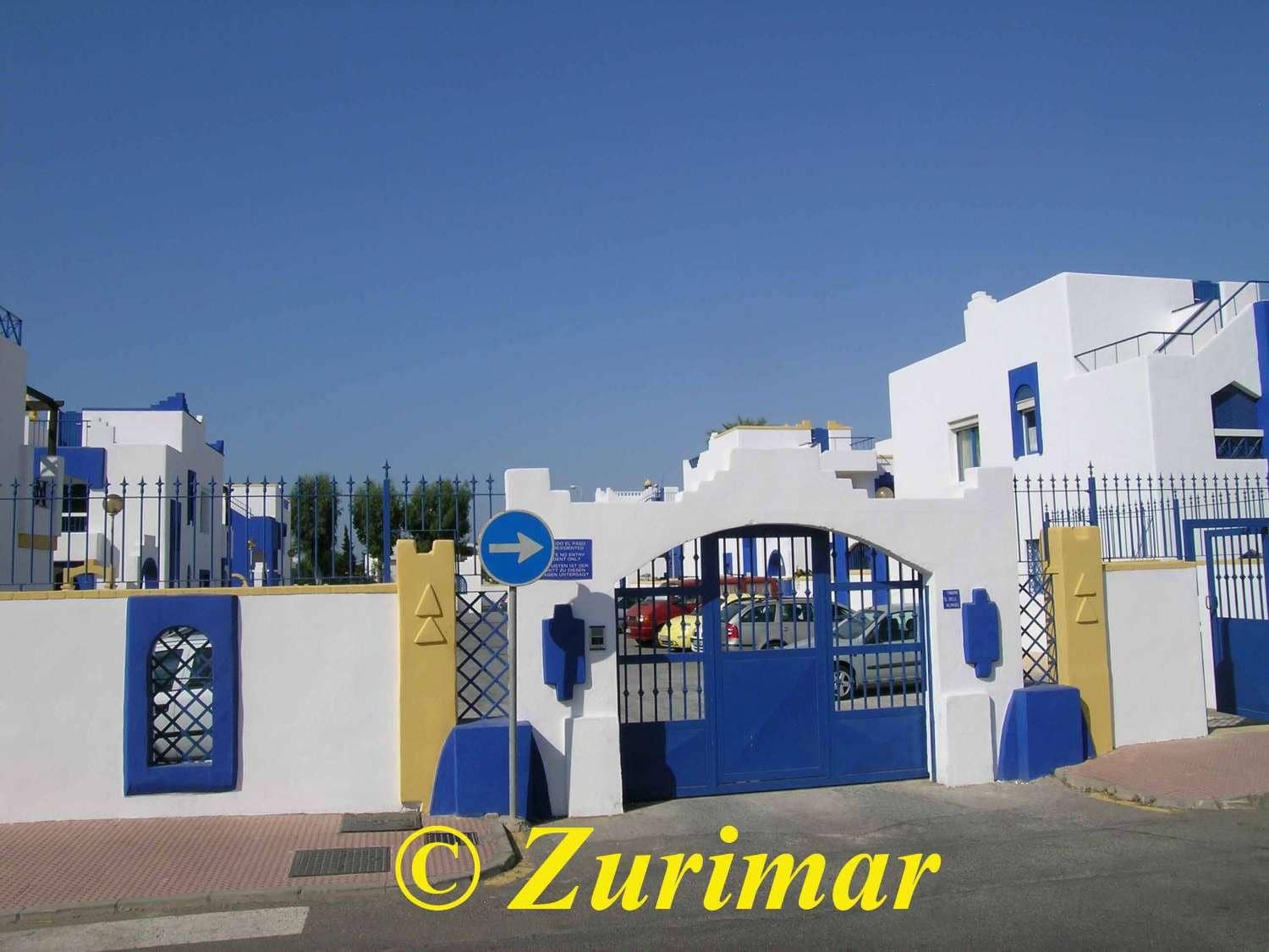 Apartment for sale in Roquetas de Mar with pool - € 195,000 (Ref: 10027637)