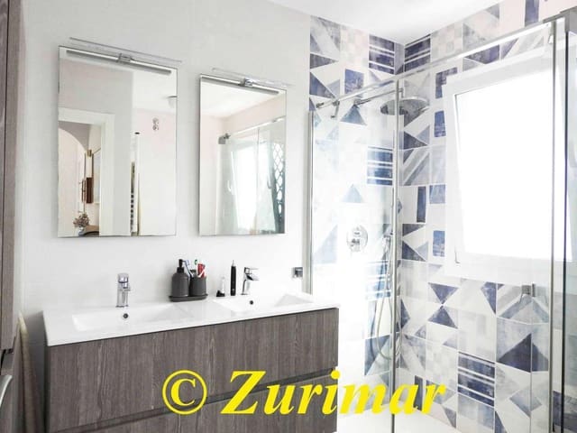 Apartment for sale in Roquetas de Mar with pool - € 195,000 (Ref: 10027637)