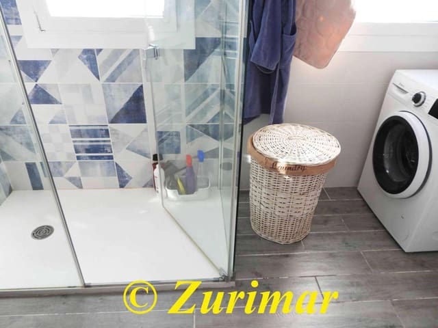 Apartment for sale in Roquetas de Mar with pool - € 195,000 (Ref: 10027637)