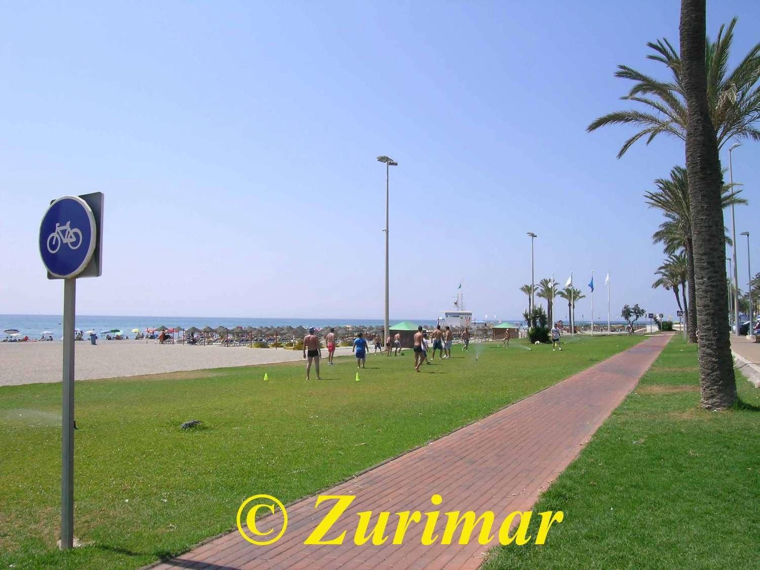 3 bedroom Apartment for sale in Roquetas de Mar with pool - € 210,000 (Ref: 10031066)