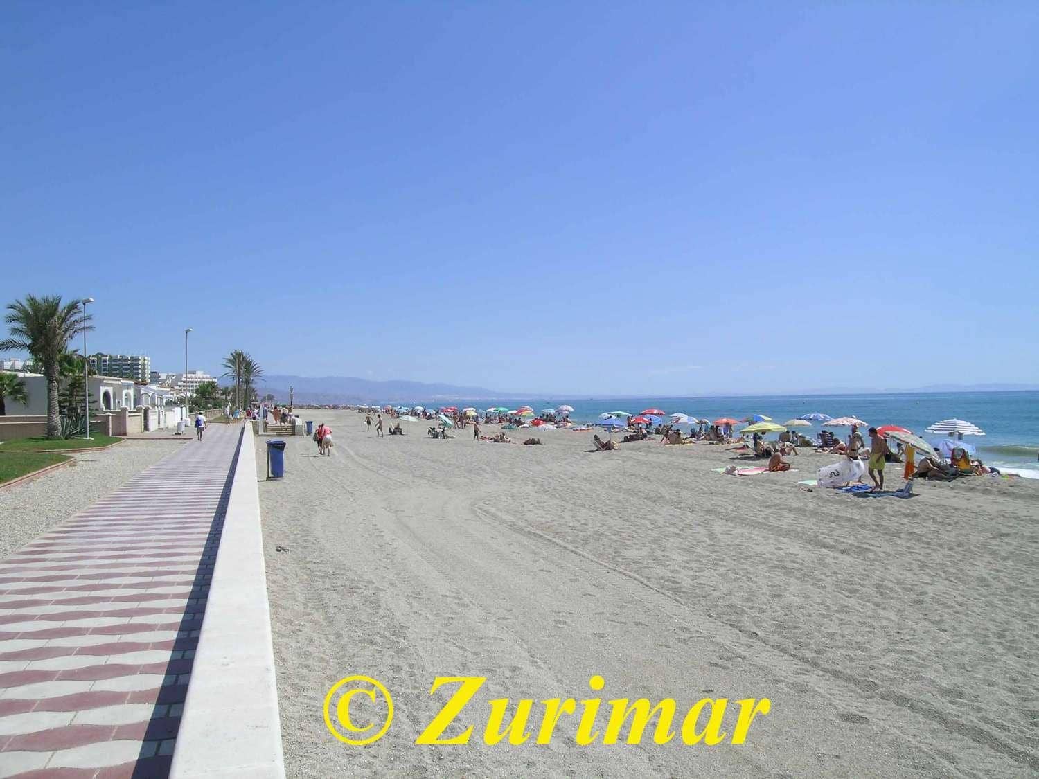 3 bedroom Apartment for sale in Roquetas de Mar with pool - € 210,000 (Ref: 10031066)