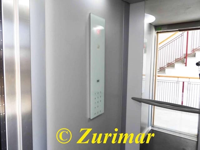 Estudio en Roquetas de Mar en venta con piscina garaje - 90.000 € (Ref: 10099628)