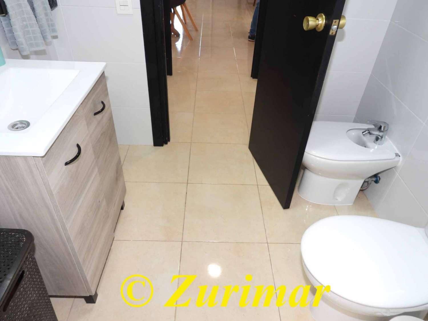4 bedroom Villa for sale in Roquetas de Mar with garage - € 650,000 (Ref: 10123361)