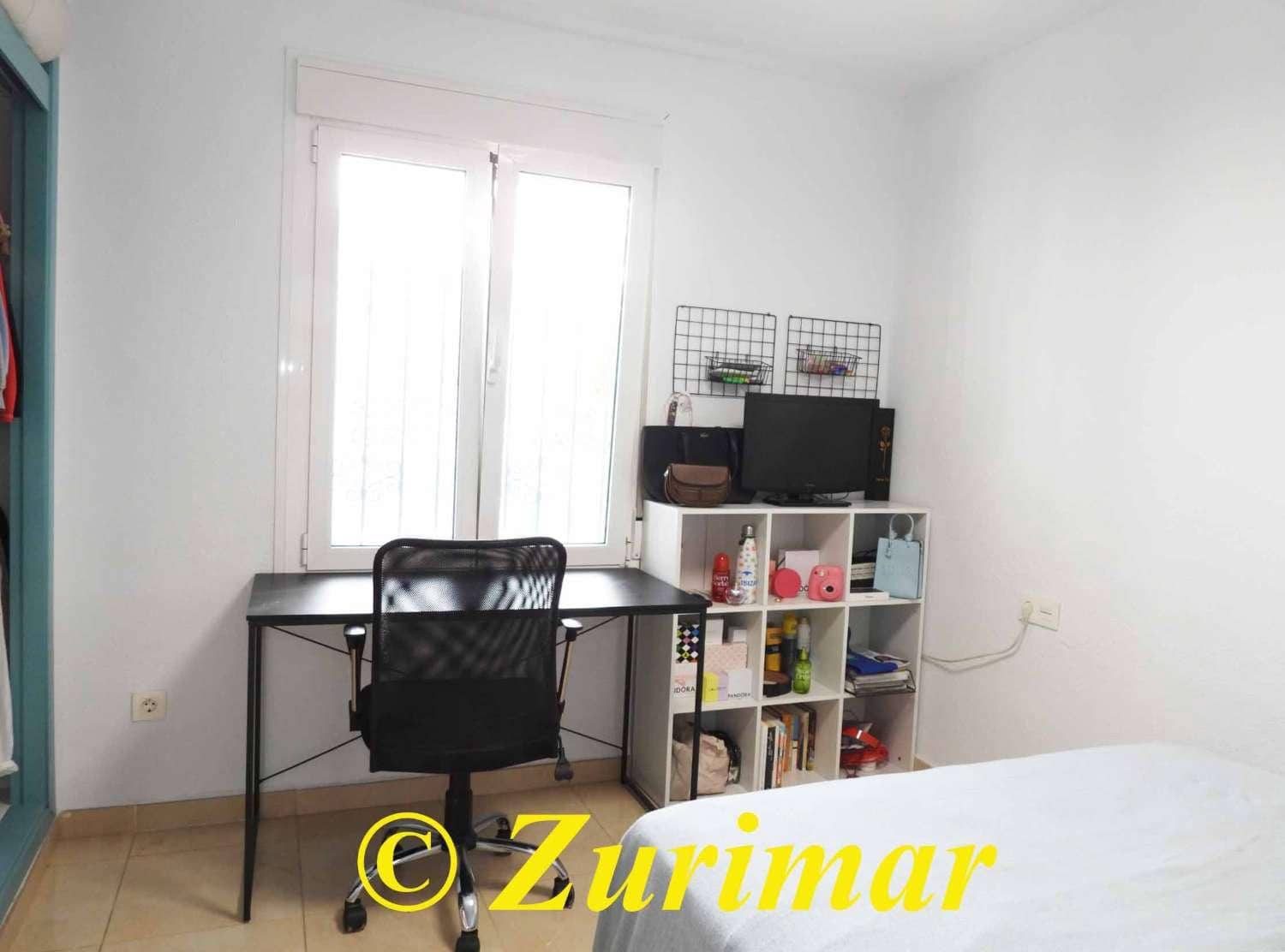 4 bedroom Villa for sale in Roquetas de Mar with garage - € 650,000 (Ref: 10123361)
