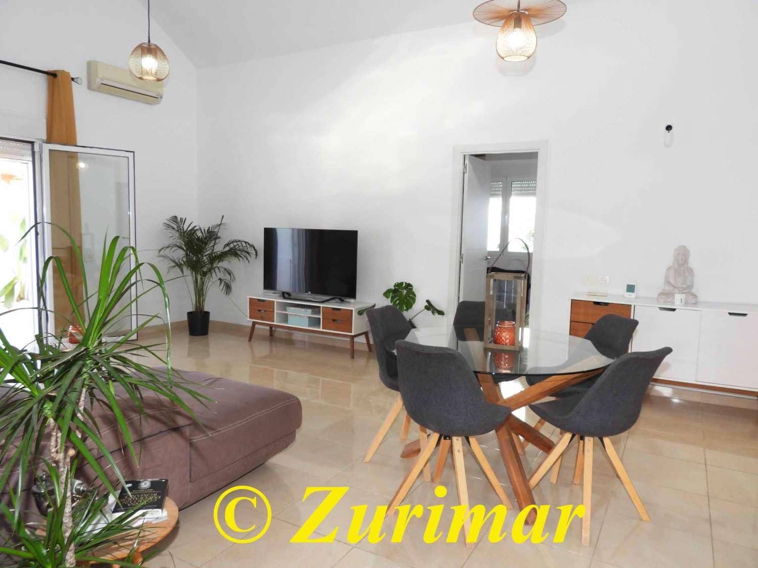 4 bedroom Villa for sale in Roquetas de Mar with garage - € 650,000 (Ref: 10123361)