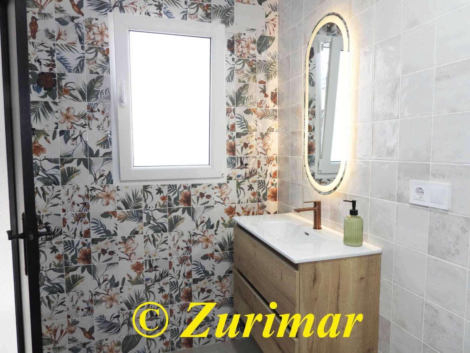 4 bedroom Villa for sale in Roquetas de Mar with garage - € 650,000 (Ref: 10123361)
