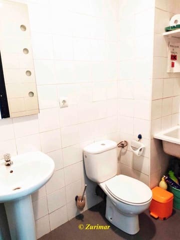 Kaupallinen myytävänä paikassa Roquetas de Mar - 87 500 € (Ref: 8737640)