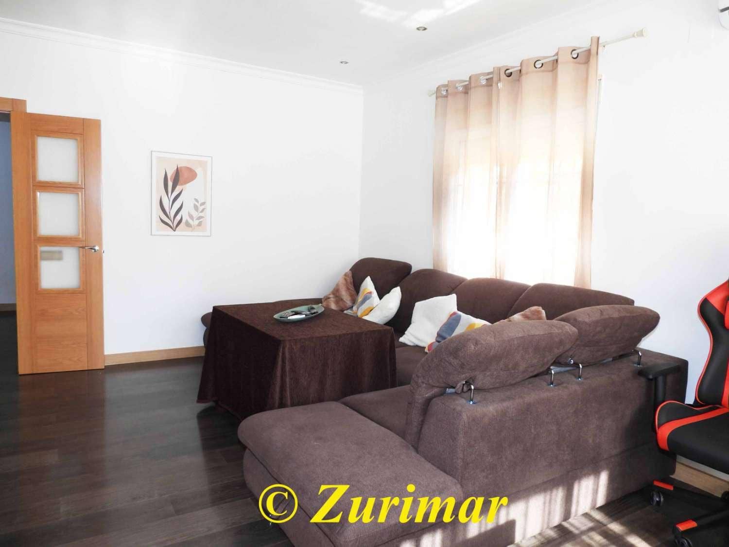 3 soveværelse Villa til salg i Roquetas de Mar med swimmingpool - € 500.000 (Ref: 8747875)