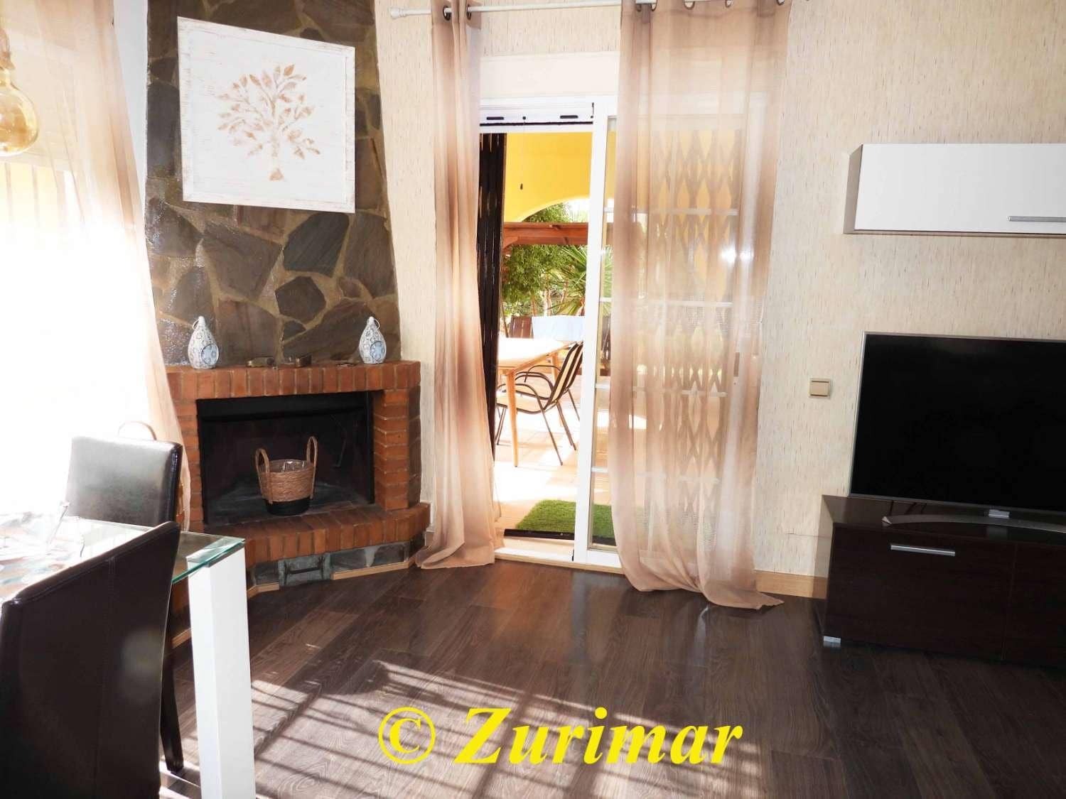 3 soveværelse Villa til salg i Roquetas de Mar med swimmingpool - € 500.000 (Ref: 8747875)