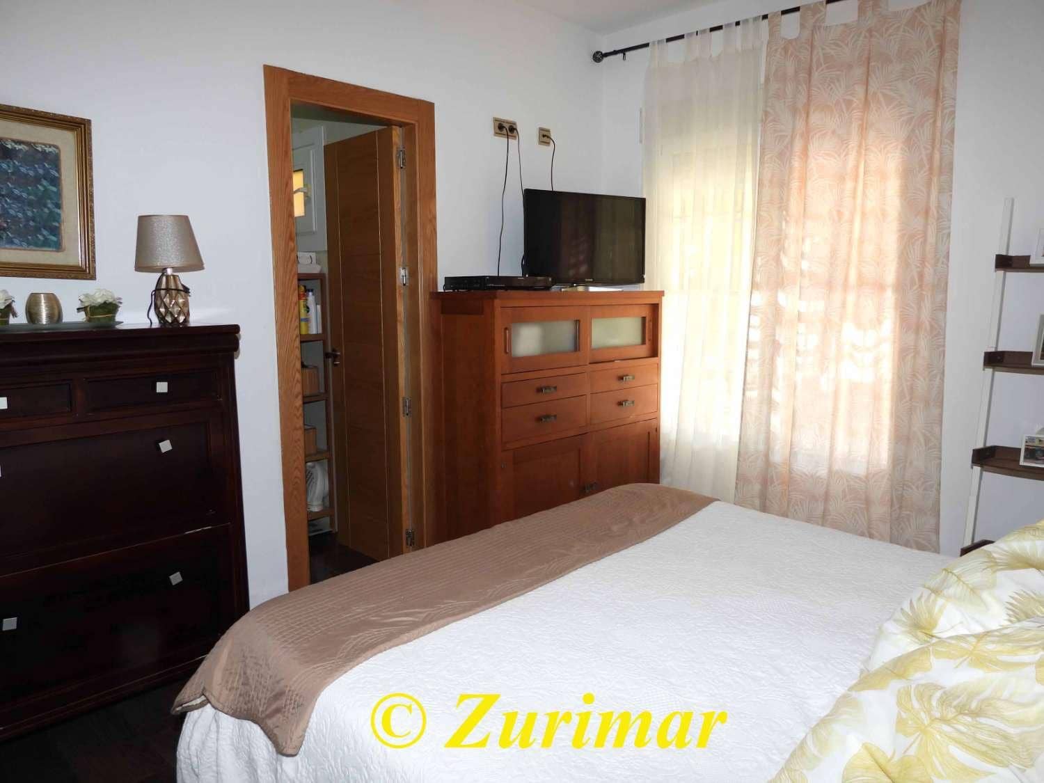 3 soveværelse Villa til salg i Roquetas de Mar med swimmingpool - € 500.000 (Ref: 8747875)