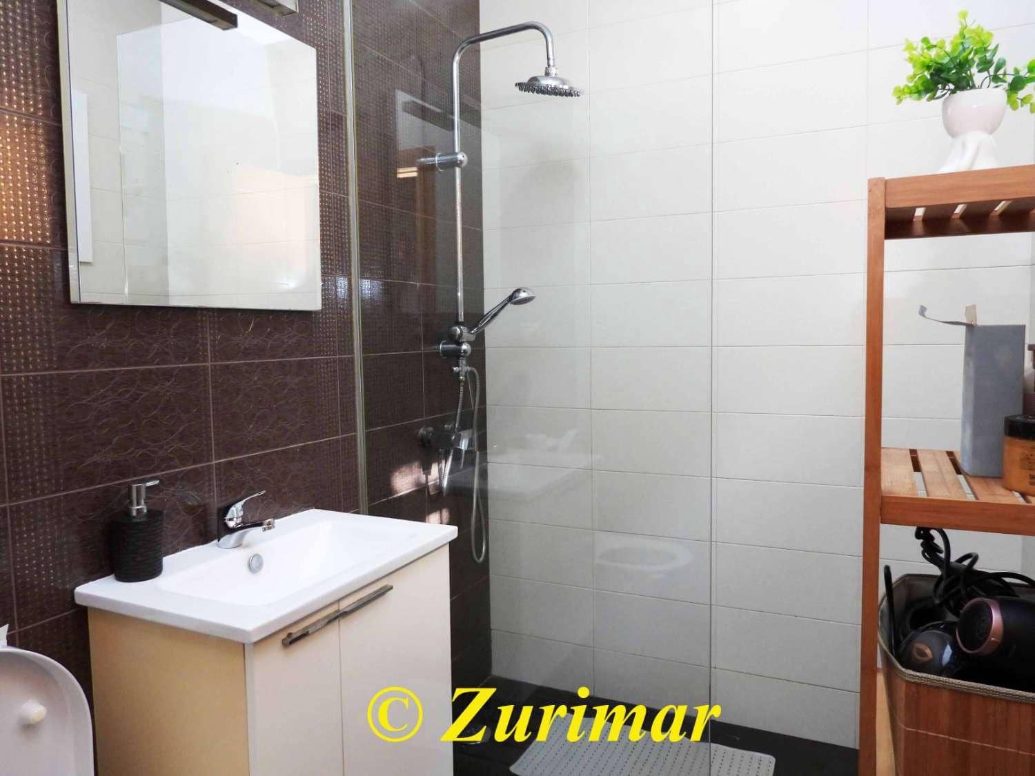 3 soveværelse Villa til salg i Roquetas de Mar med swimmingpool - € 500.000 (Ref: 8747875)