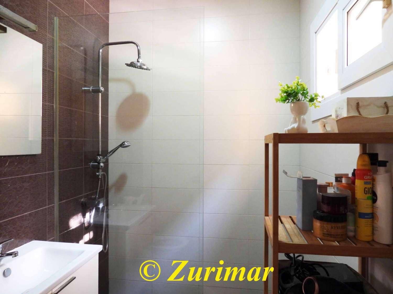 3 soveværelse Villa til salg i Roquetas de Mar med swimmingpool - € 500.000 (Ref: 8747875)