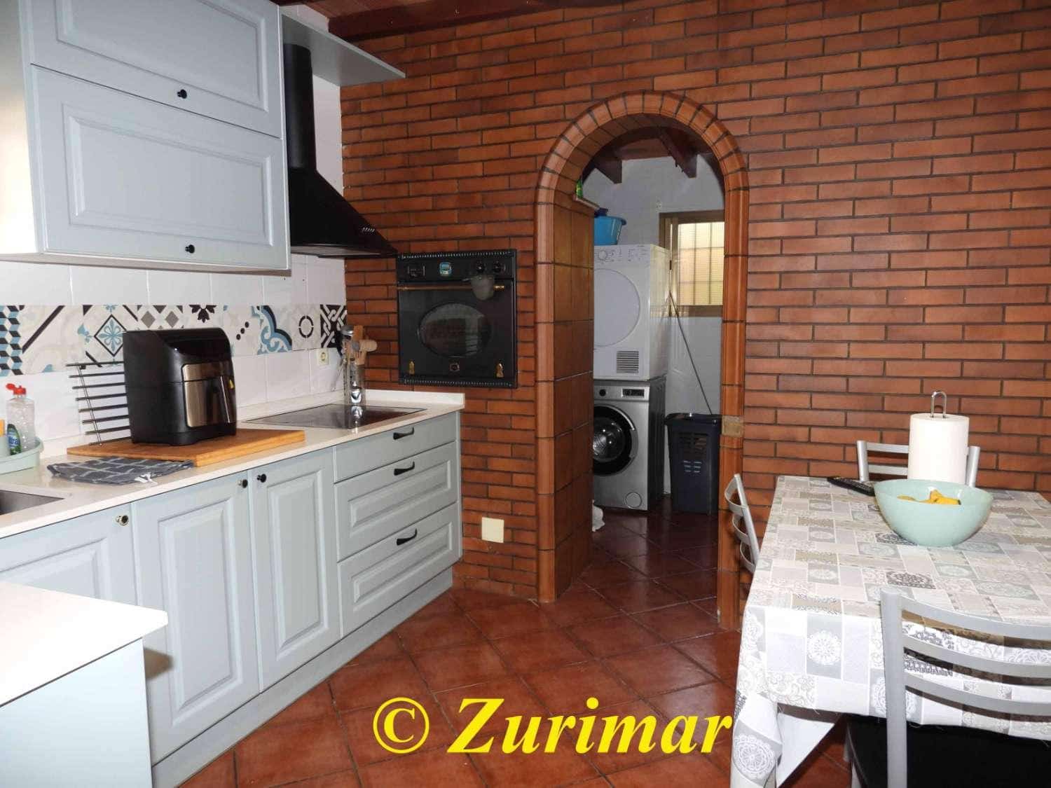 3 soveværelse Villa til salg i Roquetas de Mar med swimmingpool - € 500.000 (Ref: 8747875)