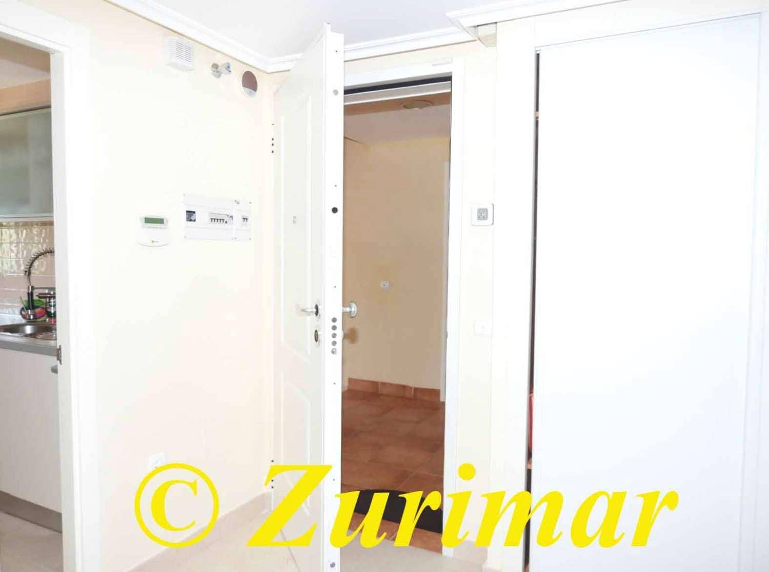 2 slaapkamer Appartement te koop in Roquetas de Mar met zwembad garage - € 259.000 (Ref: 8822600)