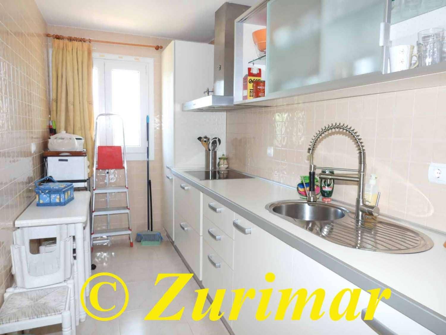 2 soverom Leilighet til salgs i Roquetas de Mar med svømmebasseng garasje - € 259 000 (Ref: 8822600)