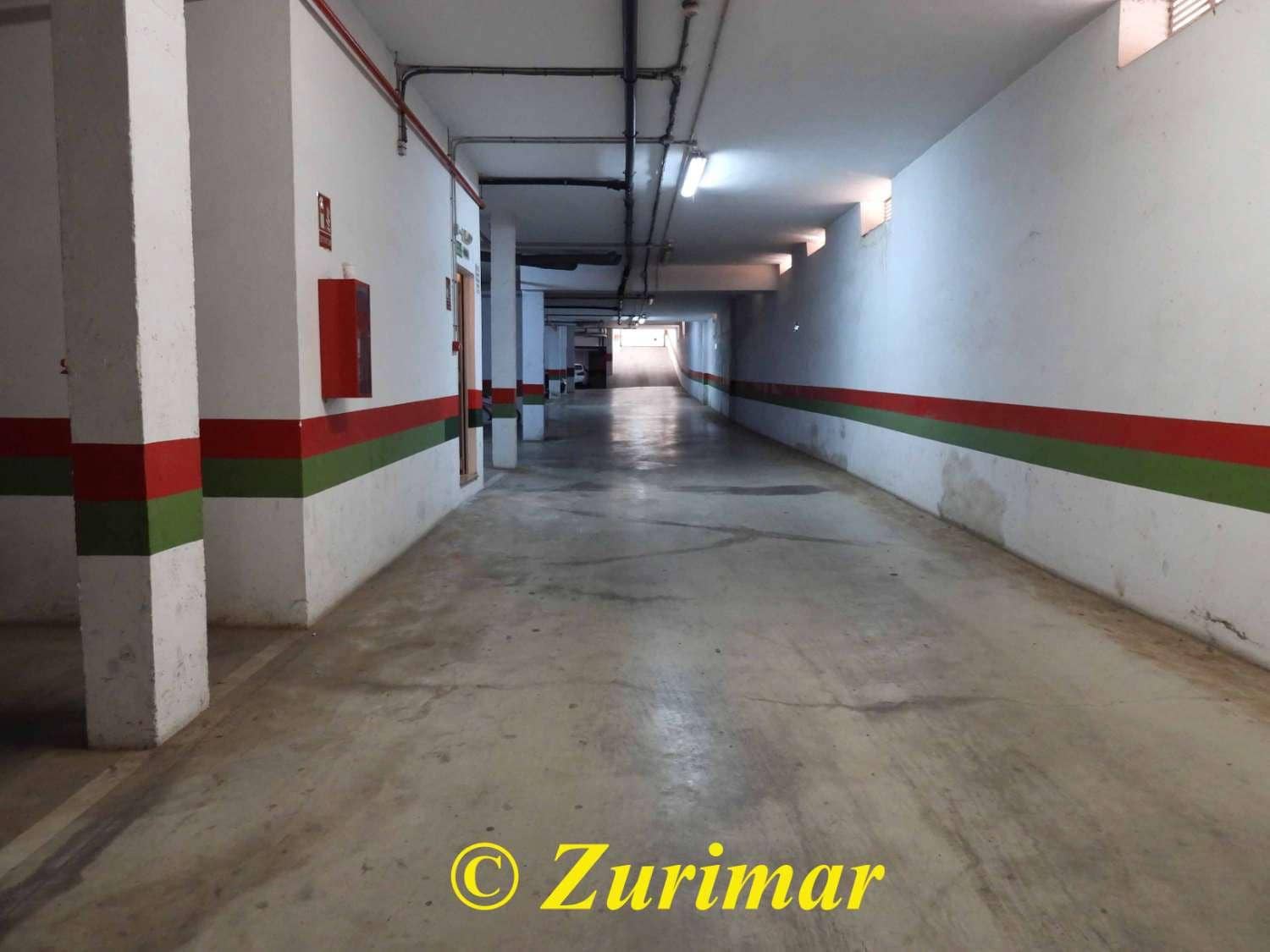 2 slaapkamer Flat te koop in Roquetas de Mar met garage - € 115.000 (Ref: 8874379)