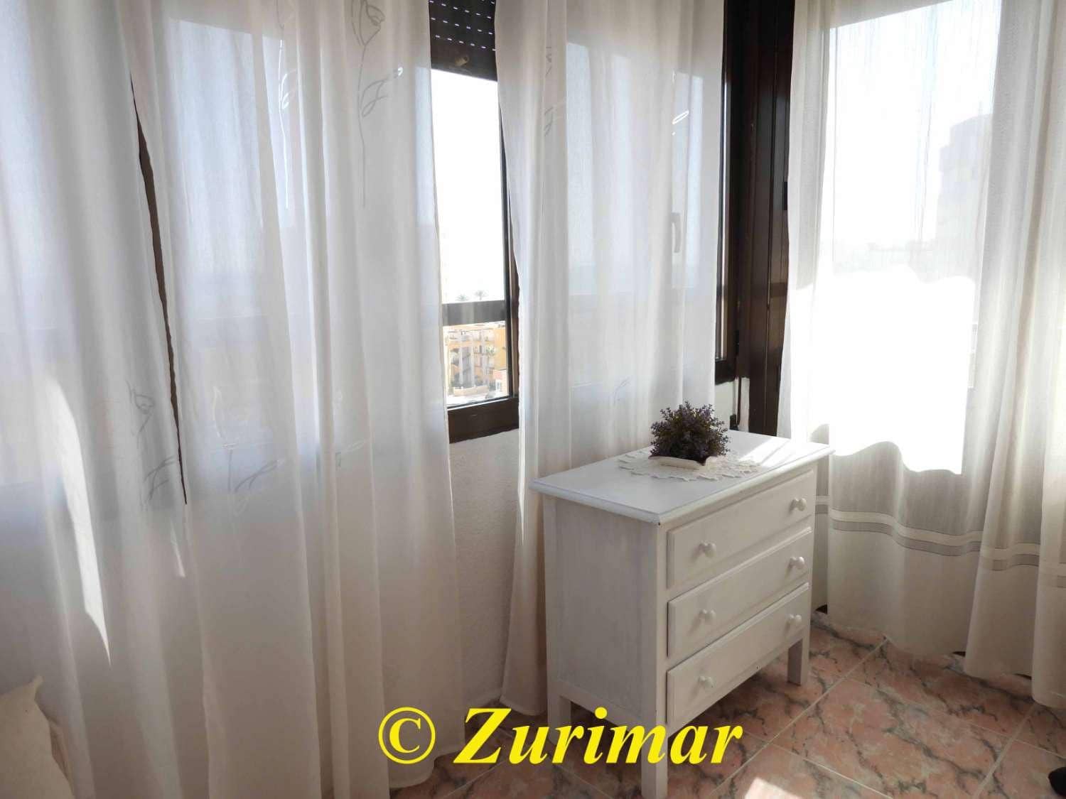 Apartamento de 2 habitaciones en Roquetas de Mar en venta con piscina - 155.000 € (Ref: 8941502)