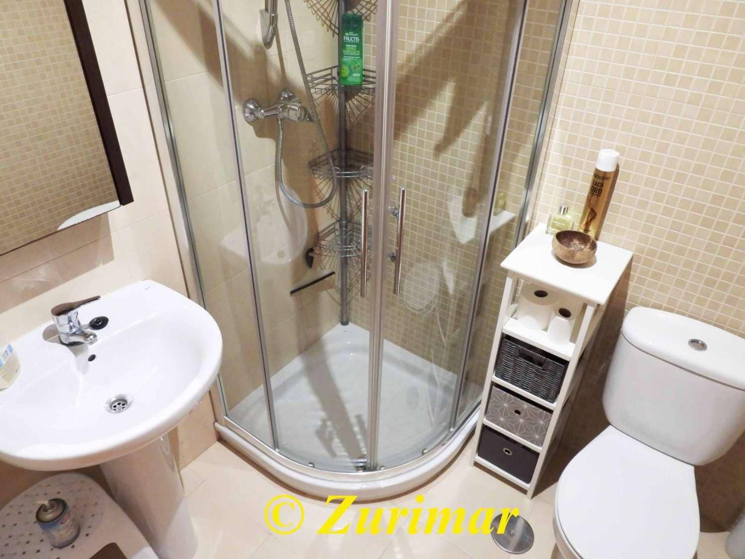 2 makuuhuone Huoneisto myytävänä paikassa Roquetas de Mar mukana uima-altaan 
autotalli - 195 000 € (Ref: 9085560)