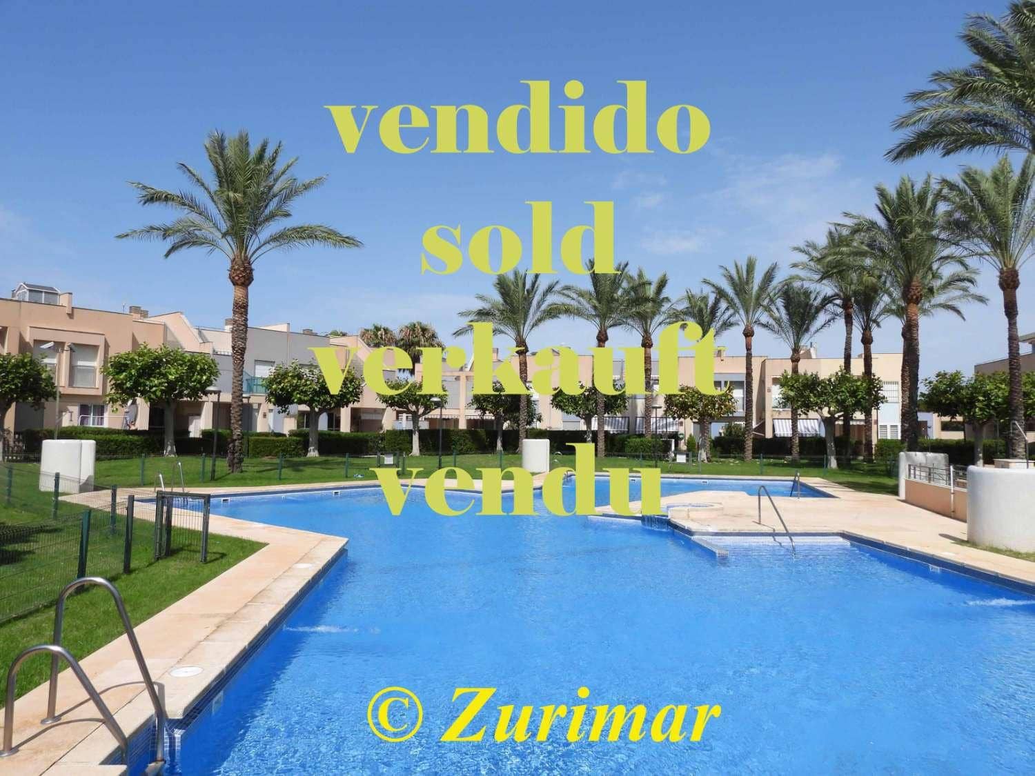 2 soverom Leilighet til salgs i Roquetas de Mar med svømmebasseng garasje - € 195 000 (Ref: 9085560)