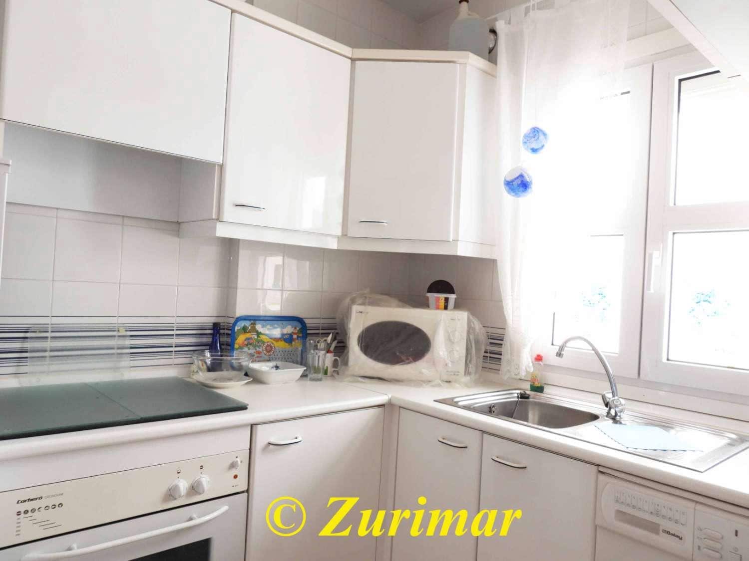 Leilighet til salgs i Roquetas de Mar med svømmebasseng - € 195 000 (Ref: 9126893)