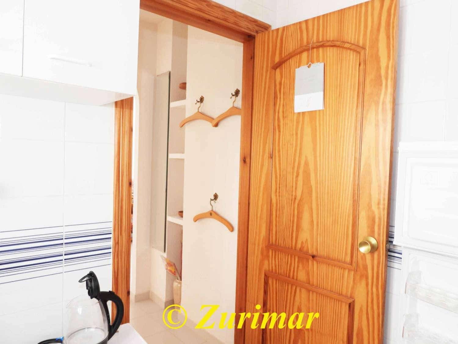 Apartment for sale in Roquetas de Mar with pool - € 195,000 (Ref: 9126893)