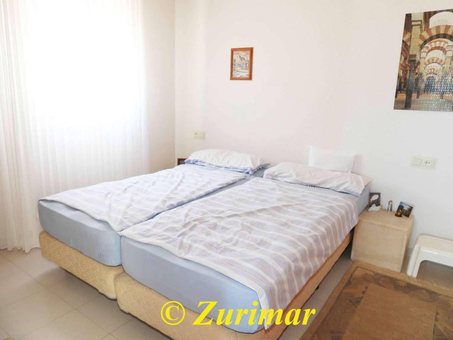 Apartment for sale in Roquetas de Mar with pool - € 195,000 (Ref: 9126893)