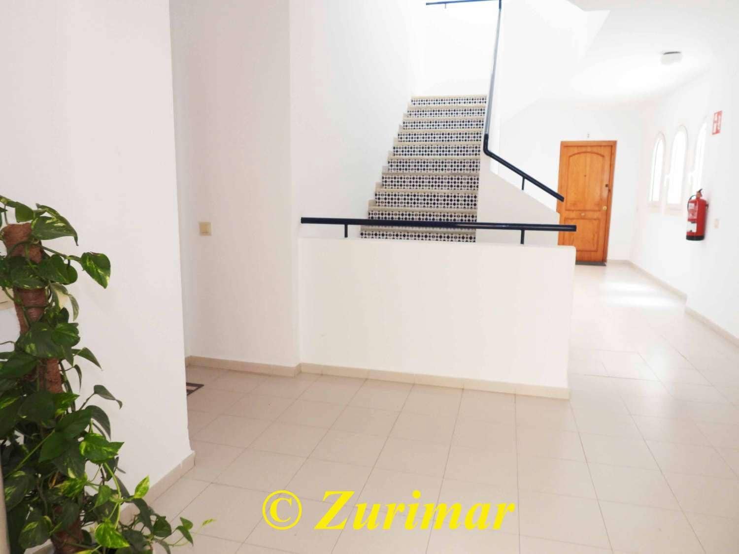 Apartment for sale in Roquetas de Mar with pool - € 195,000 (Ref: 9126893)