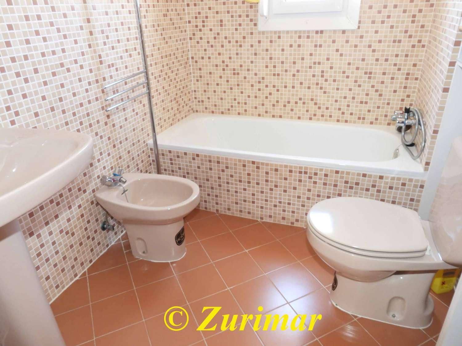 Lejlighed til salg i Roquetas de Mar med swimmingpool - € 184.900 (Ref: 9126893)