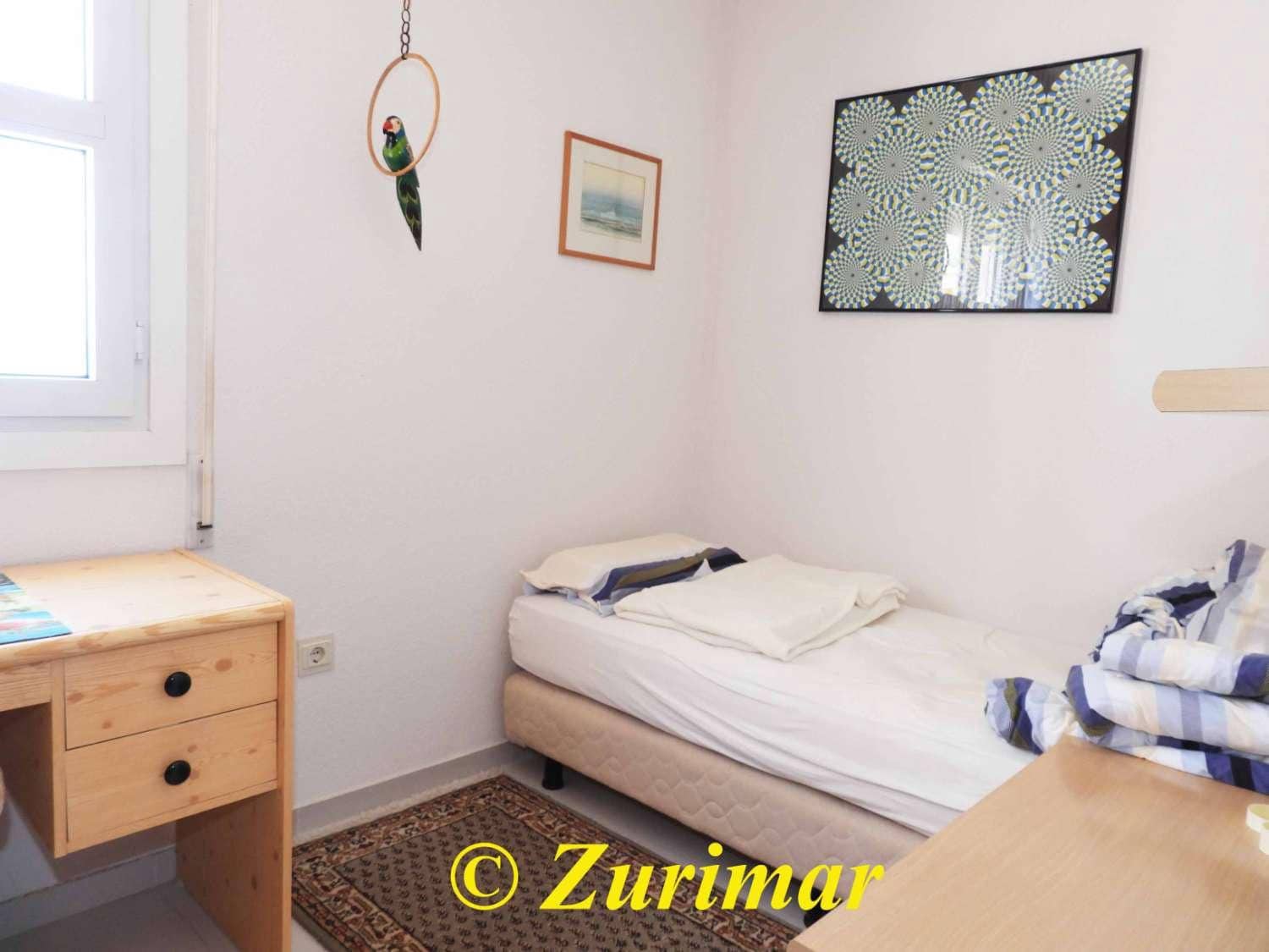 Apartment for sale in Roquetas de Mar with pool - € 184,900 (Ref: 9126893)
