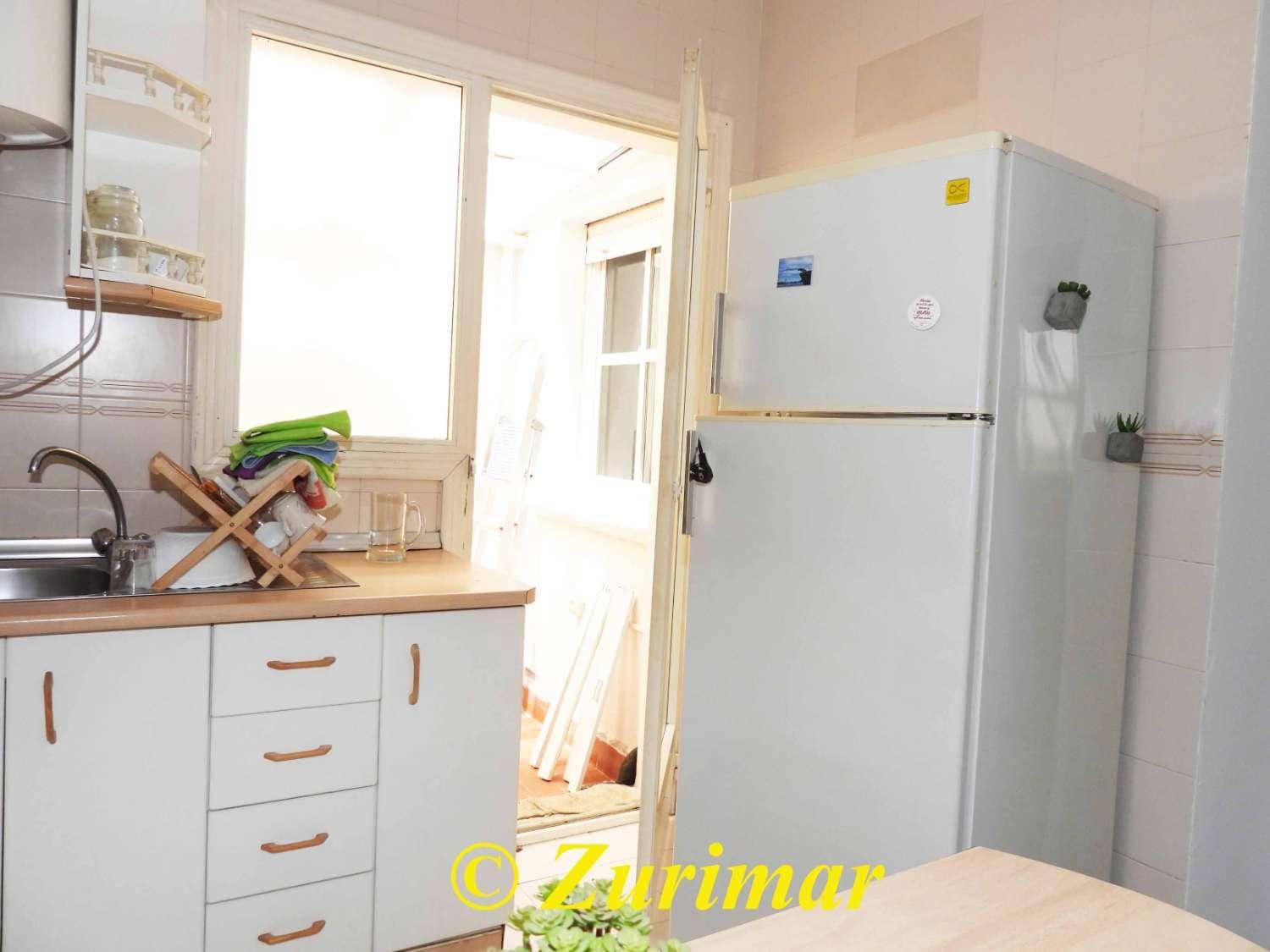 1 soverom Leilighet til salgs i Roquetas de Mar med svømmebasseng garasje - € 150 000 (Ref: 9169797)