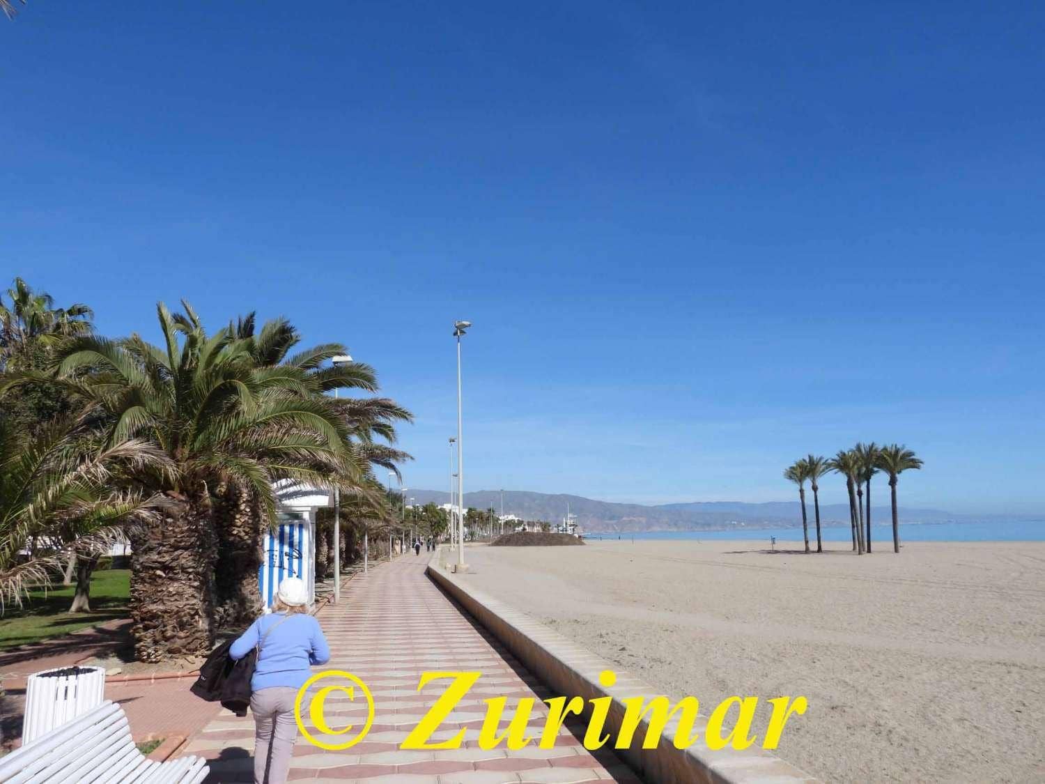 1 soverom Leilighet til salgs i Roquetas de Mar med svømmebasseng garasje - € 150 000 (Ref: 9169797)