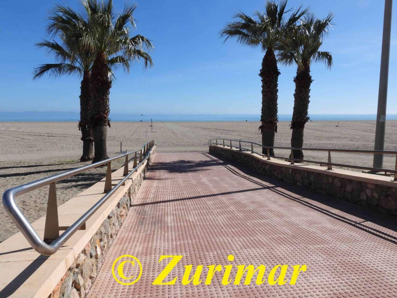 1 soverom Leilighet til salgs i Roquetas de Mar med svømmebasseng garasje - € 150 000 (Ref: 9169797)