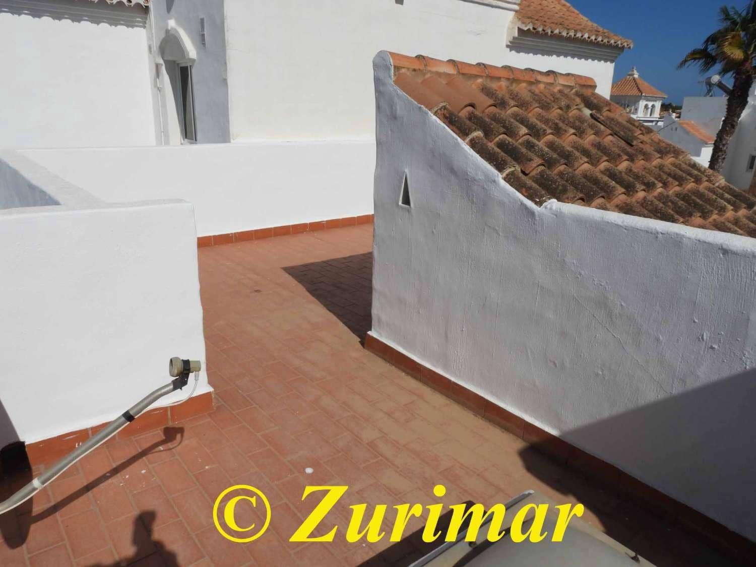 3 sovrum Lägenhet till salu i Roquetas de Mar med pool - 265 000 € (Ref: 9217706)