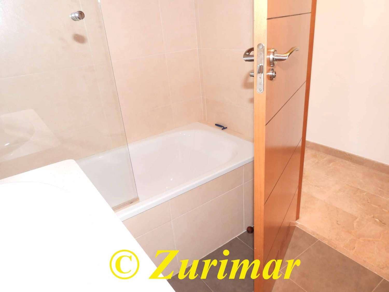 2 slaapkamer Appartement te koop in Roquetas de Mar met zwembad garage - € 223.000 (Ref: 9248299)