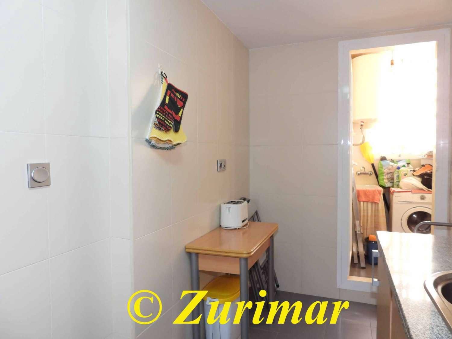 2 slaapkamer Appartement te koop in Roquetas de Mar met zwembad garage - € 223.000 (Ref: 9248299)