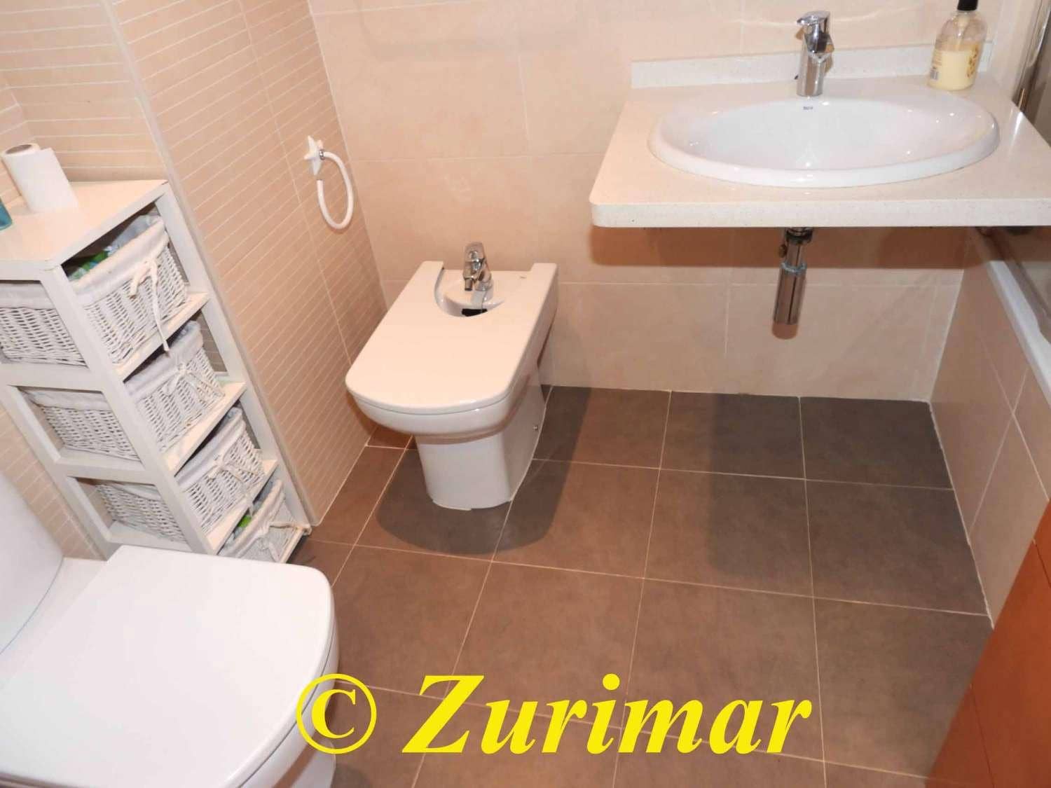 2 slaapkamer Appartement te koop in Roquetas de Mar met zwembad garage - € 223.000 (Ref: 9248299)