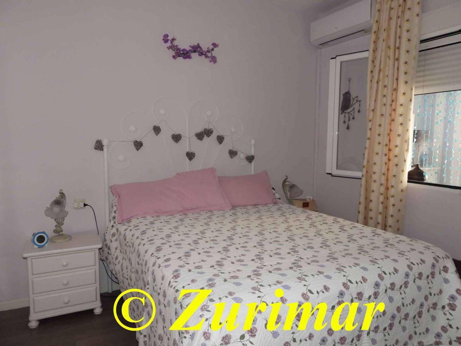 2 slaapkamer Bungalow te koop in Roquetas de Mar met zwembad - € 235.000 (Ref: 9257207)