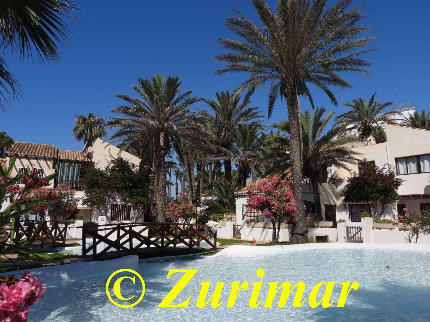 2 slaapkamer Bungalow te koop in Roquetas de Mar met zwembad - € 235.000 (Ref: 9257207)