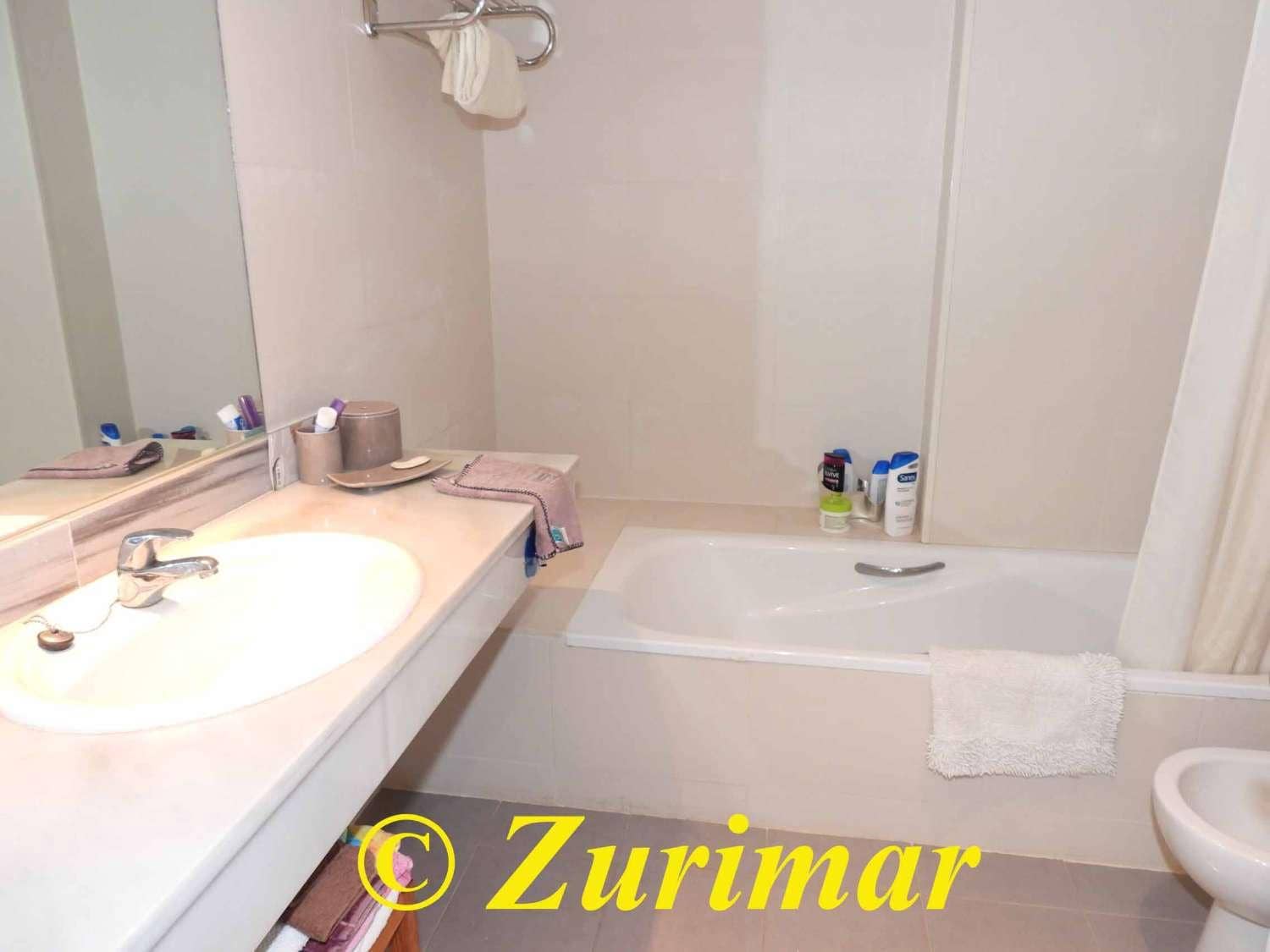 2 chambre Appartement à vendre à Roquetas de Mar avec piscine garage - 215 000 € (Ref: 9285143)