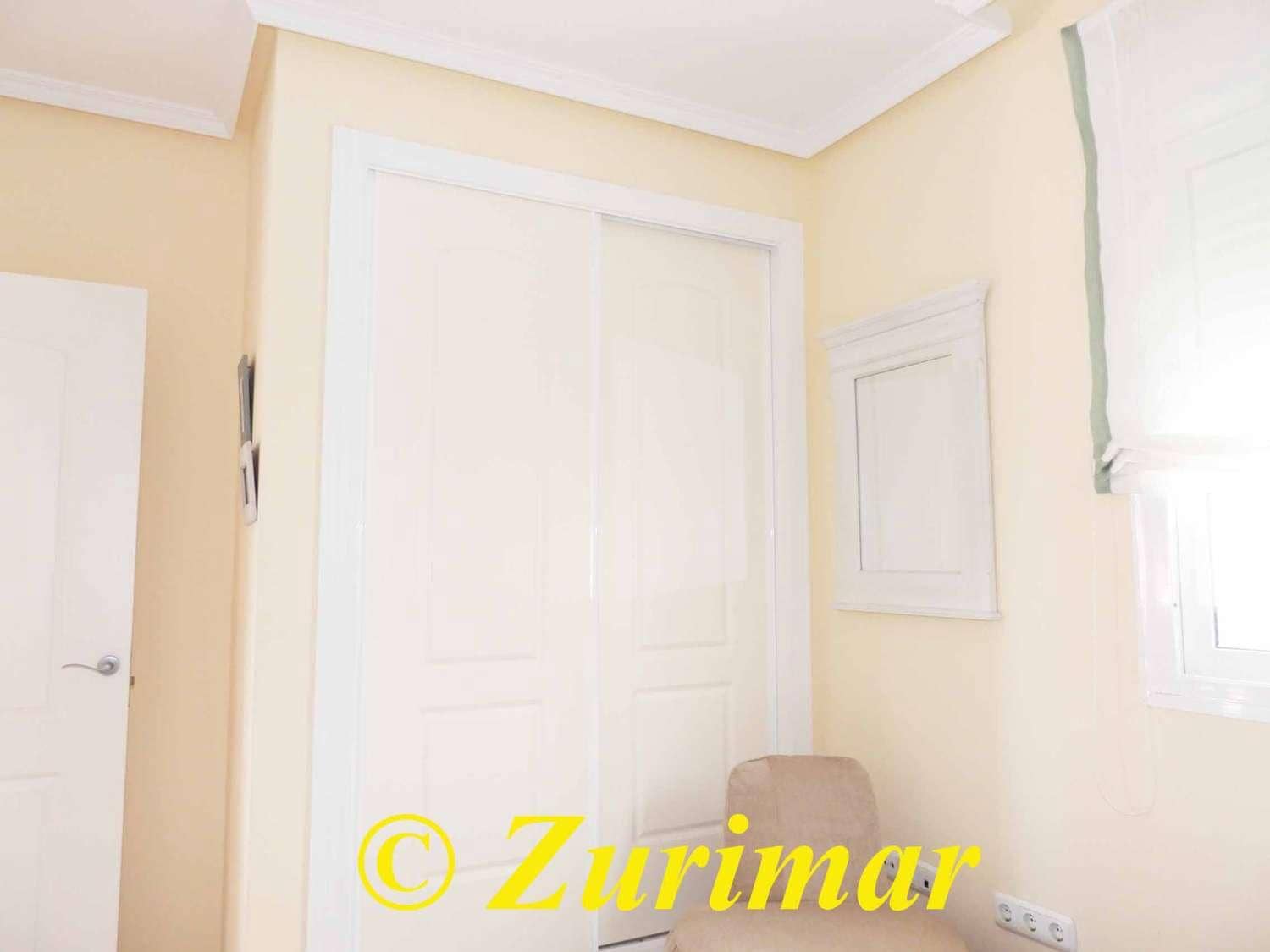 2 slaapkamer Appartement te koop in Roquetas de Mar met zwembad garage - € 215.000 (Ref: 9285143)