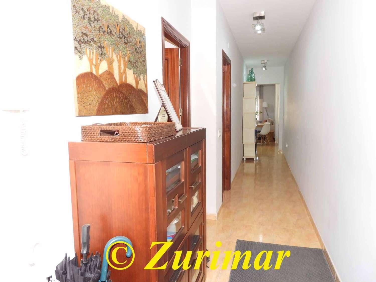 3 bedroom Apartment for sale in Roquetas de Mar - € 149,000 (Ref: 9347185)