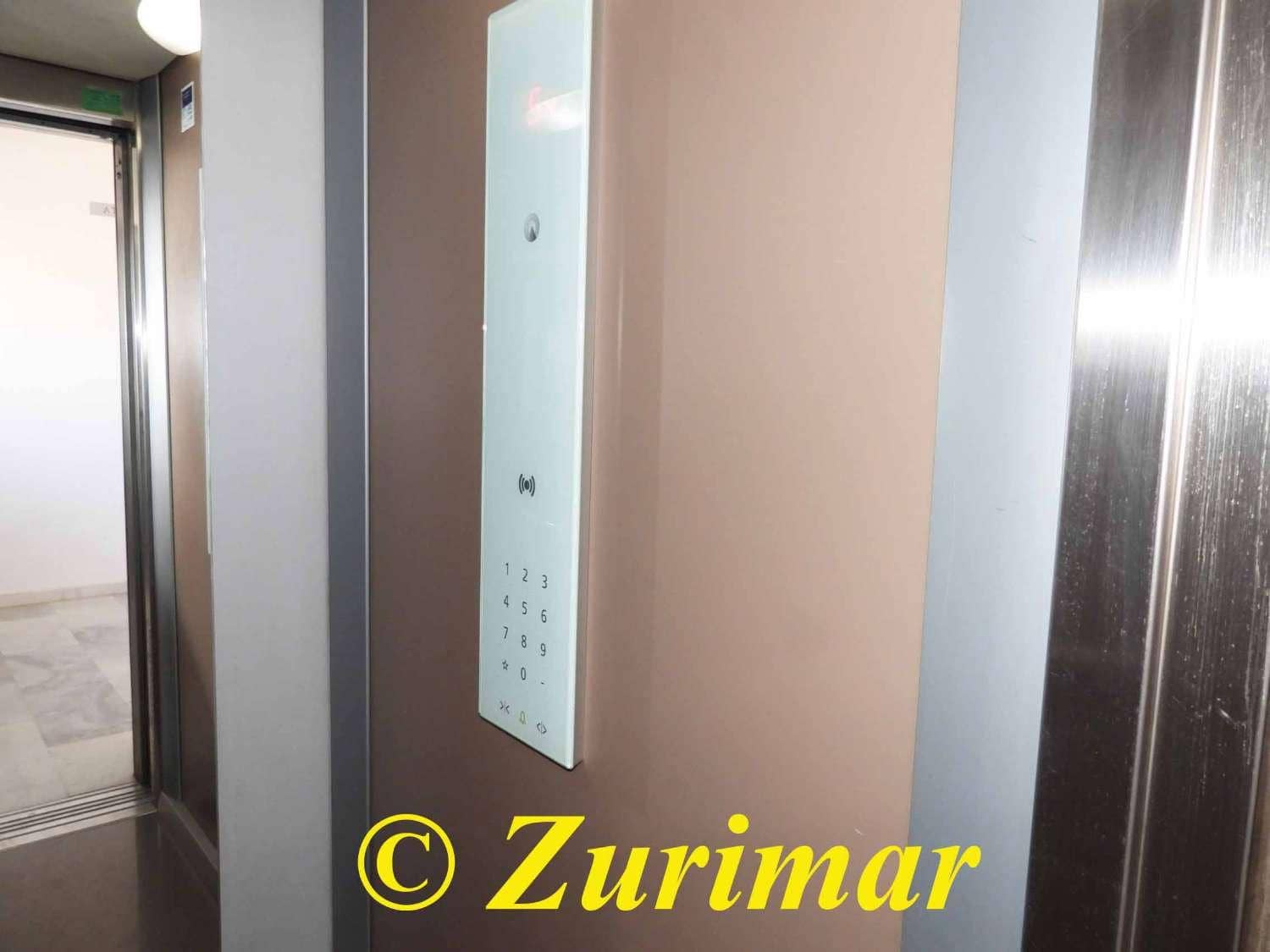 3 sypialnia Apartament na sprzedaż w Roquetas de Mar z basenem - 180 000 € (Ref: 9355780)