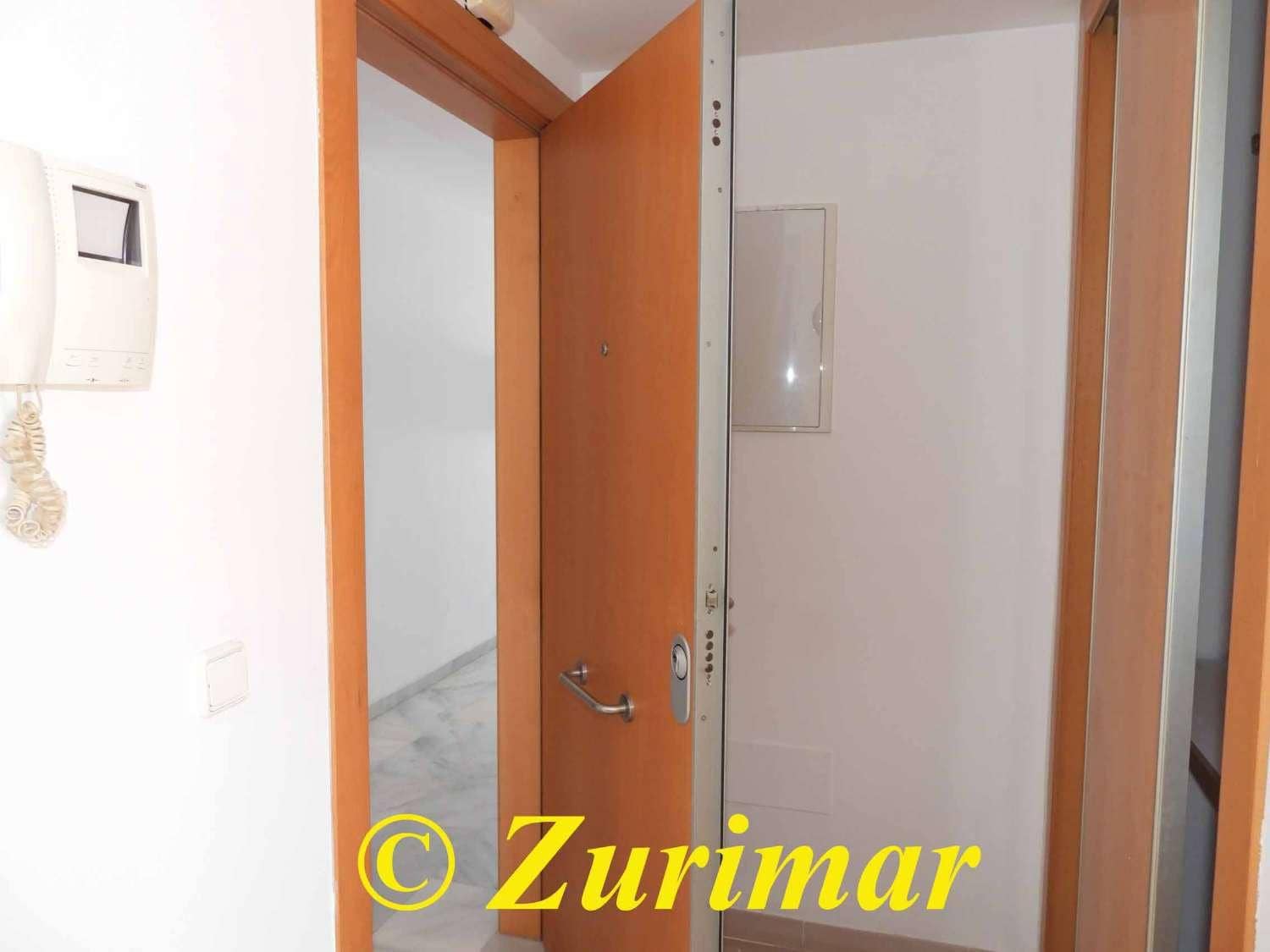 3 sypialnia Apartament na sprzedaż w Roquetas de Mar z basenem - 180 000 € (Ref: 9355780)