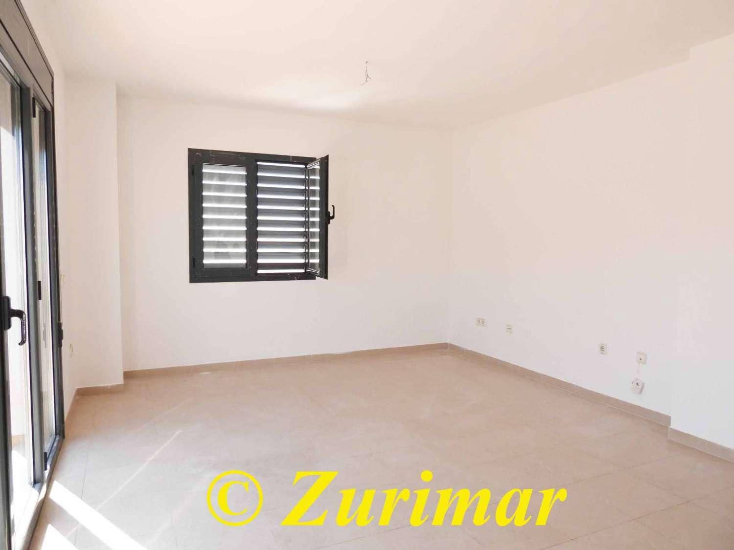 3 sypialnia Apartament na sprzedaż w Roquetas de Mar z basenem - 180 000 € (Ref: 9355780)