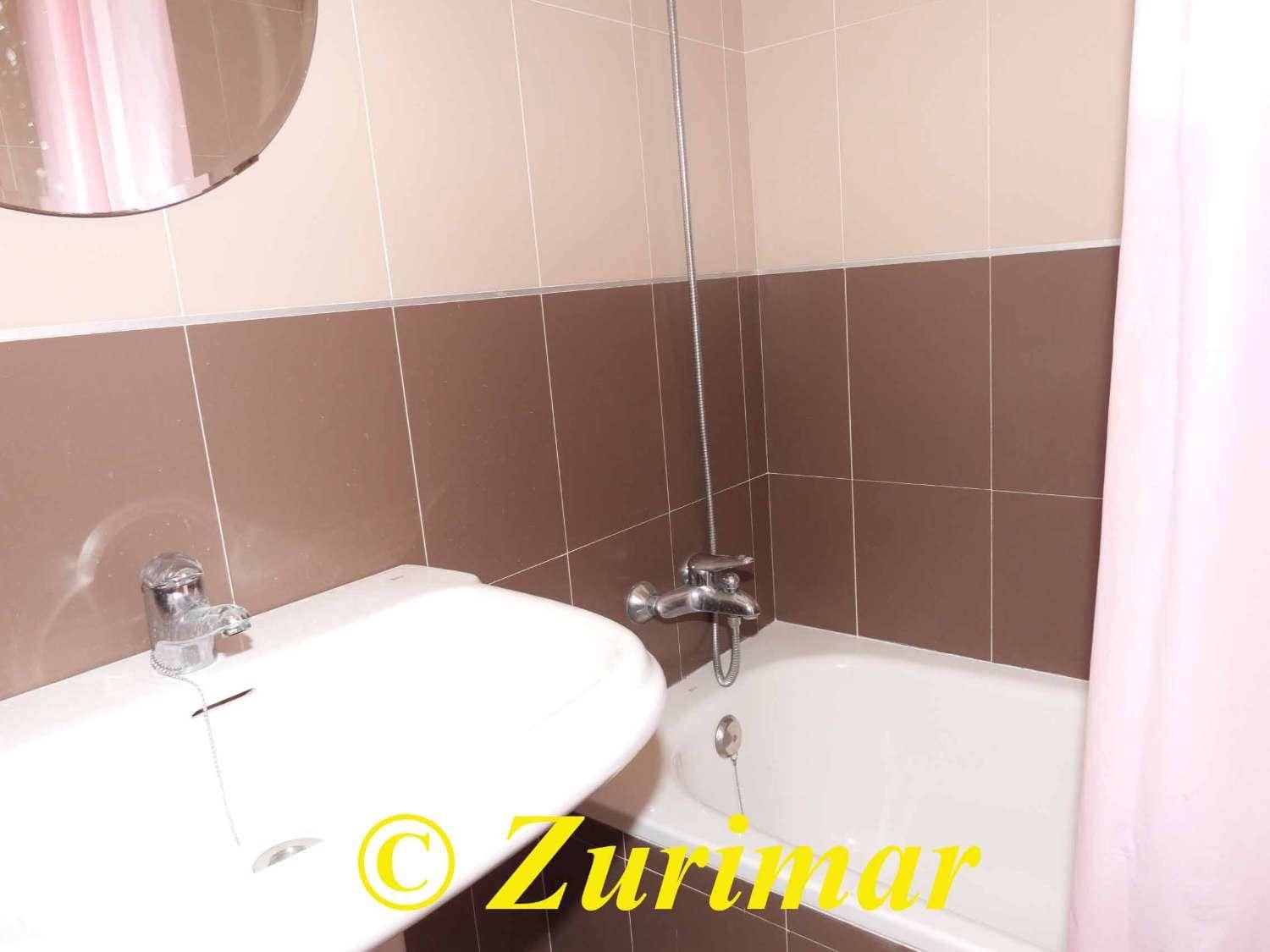 3 sypialnia Apartament na sprzedaż w Roquetas de Mar z basenem - 180 000 € (Ref: 9355780)
